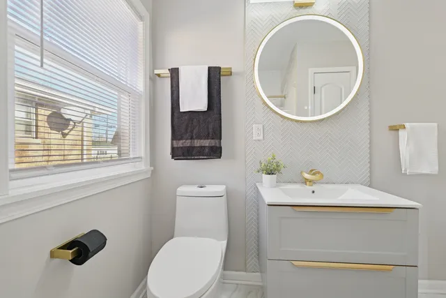 $279,900 | 12447 Bishop Street, Calumet Park, IL 60827