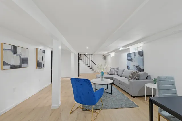 $279,900 | 12447 Bishop Street, Calumet Park, IL 60827