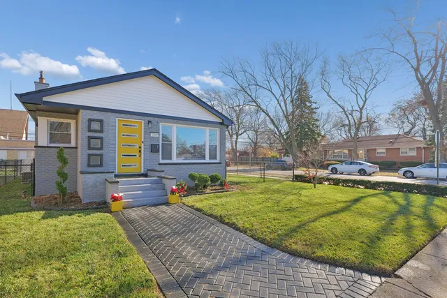 $279,900 | 12447 Bishop Street, Calumet Park, IL 60827
