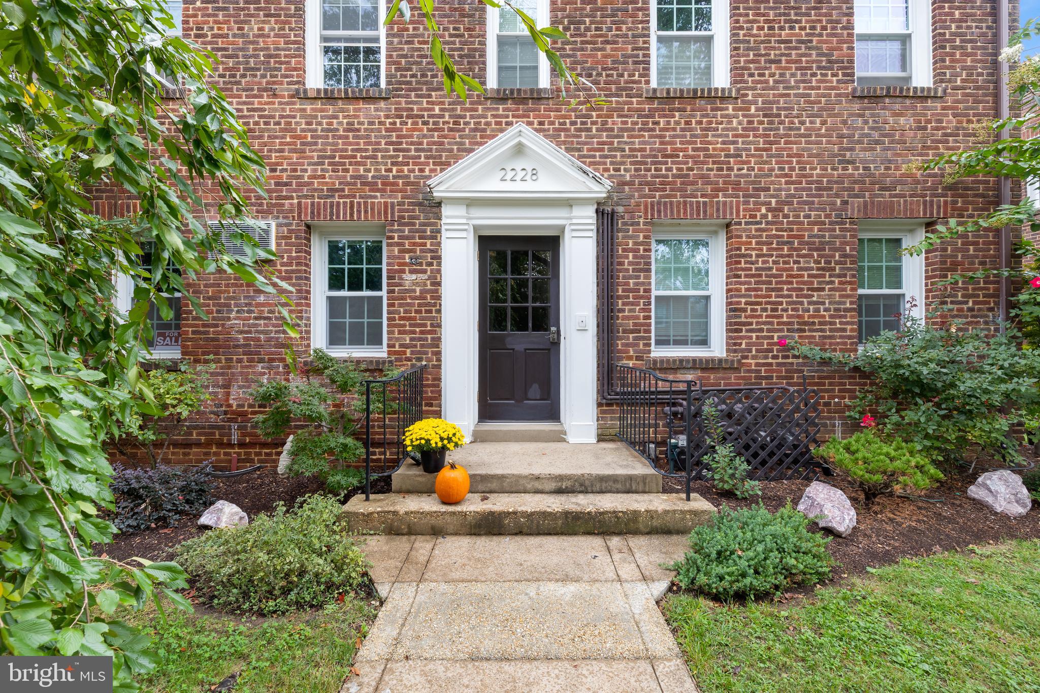 2228 40th Street Northwest, Unit 1 Washington, DC 20007 - Photo 3 of 29 You will love to call this home!