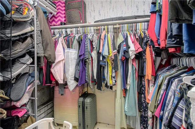 $329,900 | 25109 Pleasant Valley Road, Wellsville, KS 66092