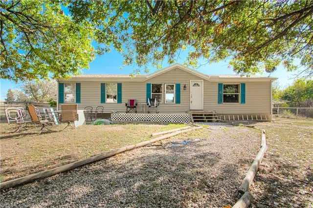 $329,900 | 25109 Pleasant Valley Road, Wellsville, KS 66092