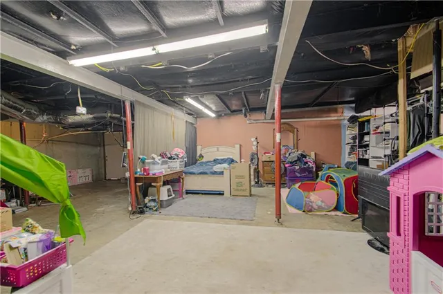 $329,900 | 25109 Pleasant Valley Road, Wellsville, KS 66092