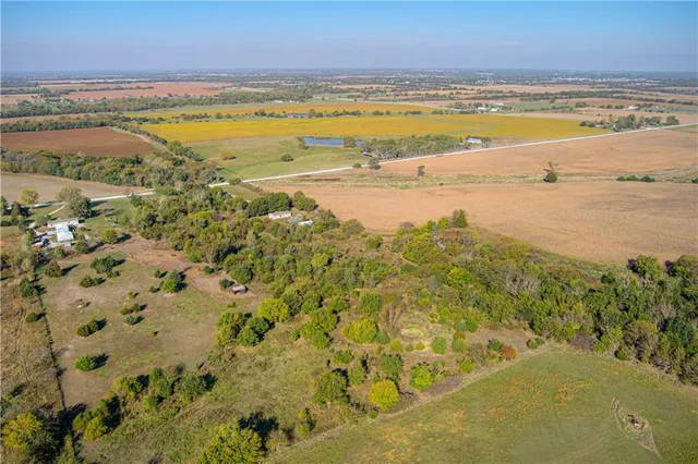 $329,900 | 25109 Pleasant Valley Road, Wellsville, KS 66092