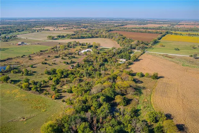 $329,900 | 25109 Pleasant Valley Road, Wellsville, KS 66092