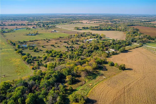 $329,900 | 25109 Pleasant Valley Road, Wellsville, KS 66092