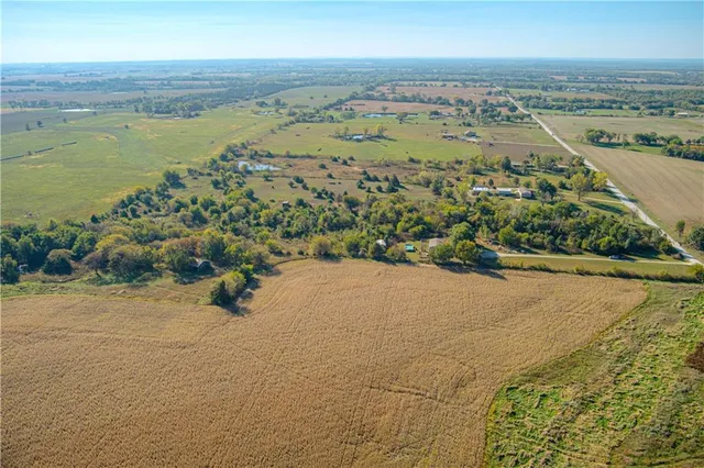 $329,900 | 25109 Pleasant Valley Road, Wellsville, KS 66092