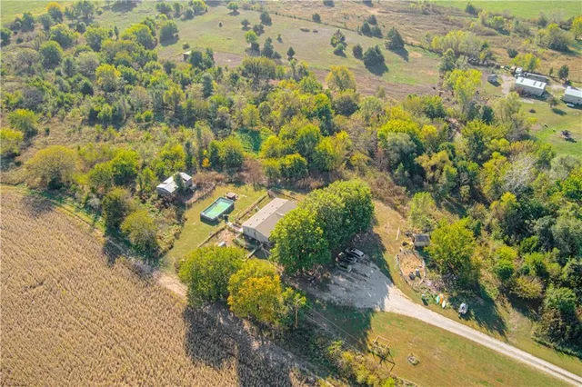 $329,900 | 25109 Pleasant Valley Road, Wellsville, KS 66092