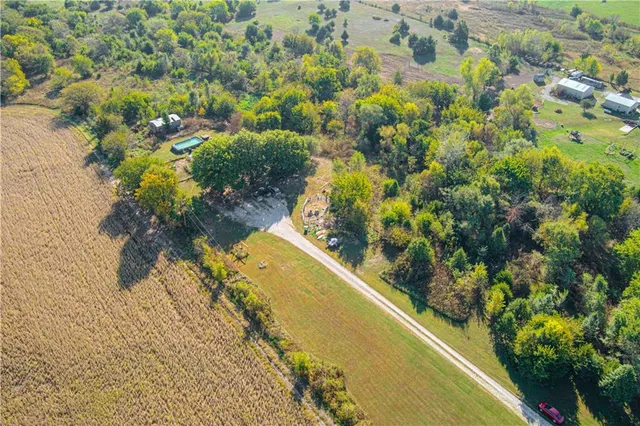 $329,900 | 25109 Pleasant Valley Road, Wellsville, KS 66092