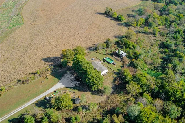 $329,900 | 25109 Pleasant Valley Road, Wellsville, KS 66092