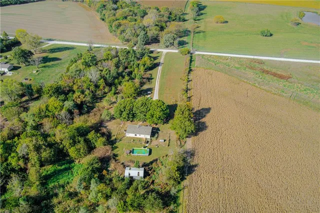 $329,900 | 25109 Pleasant Valley Road, Wellsville, KS 66092