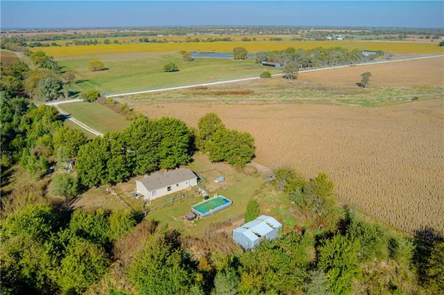 $329,900 | 25109 Pleasant Valley Road, Wellsville, KS 66092