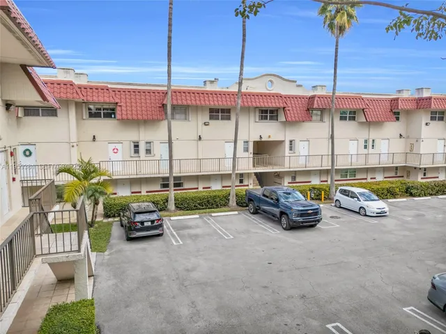 $2,000 | 6707 North Kendall Drive, Unit 105, Pinecrest, FL 33156