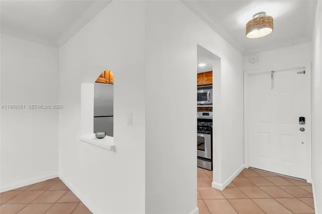 $2,000 | 6707 North Kendall Drive, Unit 105, Pinecrest, FL 33156