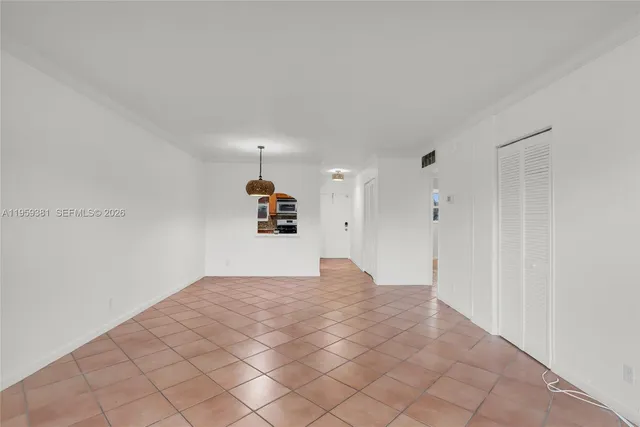 $2,000 | 6707 North Kendall Drive, Unit 105, Pinecrest, FL 33156