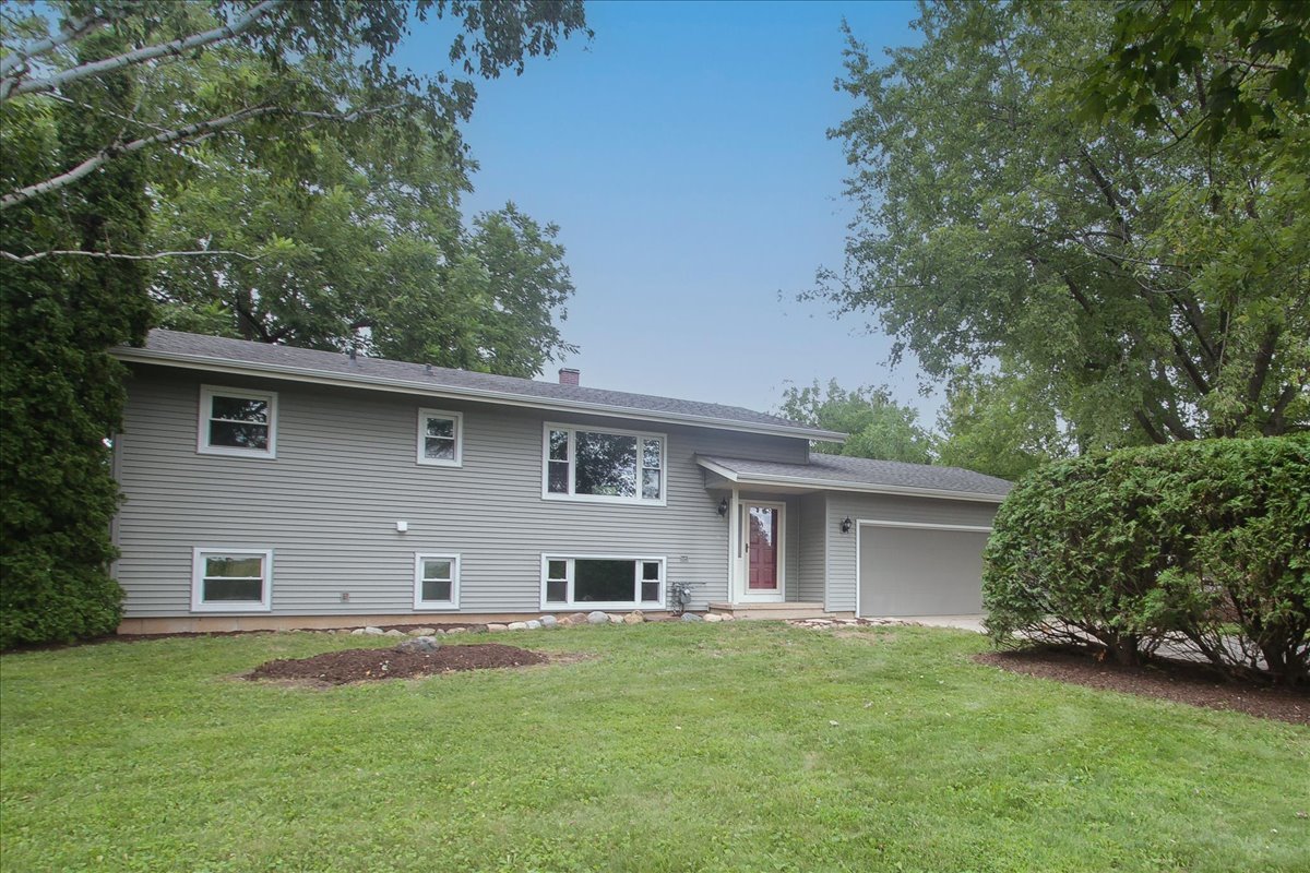 6212 Meyer Road Marengo, IL 60152 - Photo 1 of 45 Gallery Image 1
