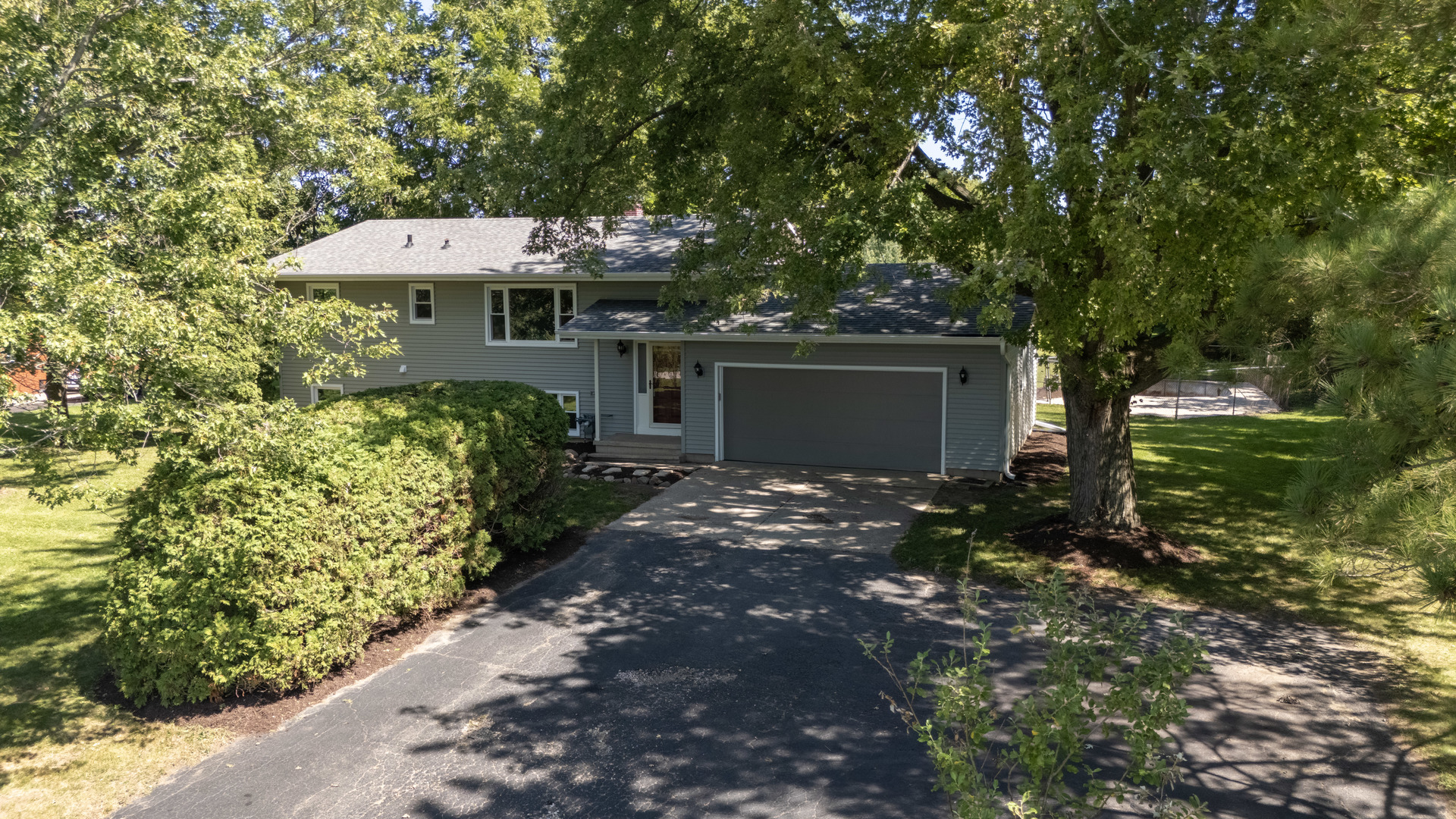 6212 Meyer Road Marengo, IL 60152 - Photo 3 of 45 Gallery Image 3