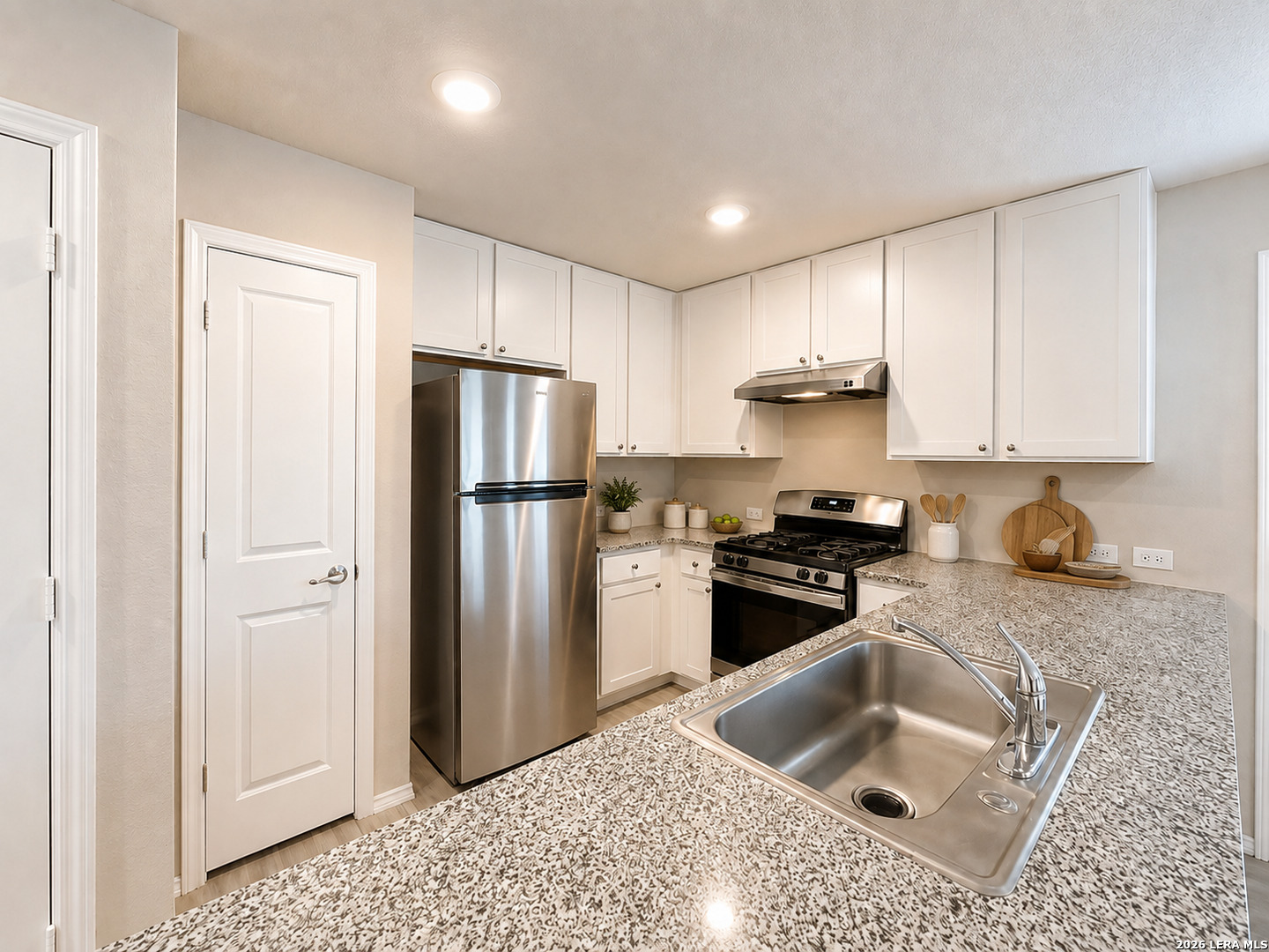 7326 Rosada Way San Antonio, TX 78218 - Photo 4 of 39