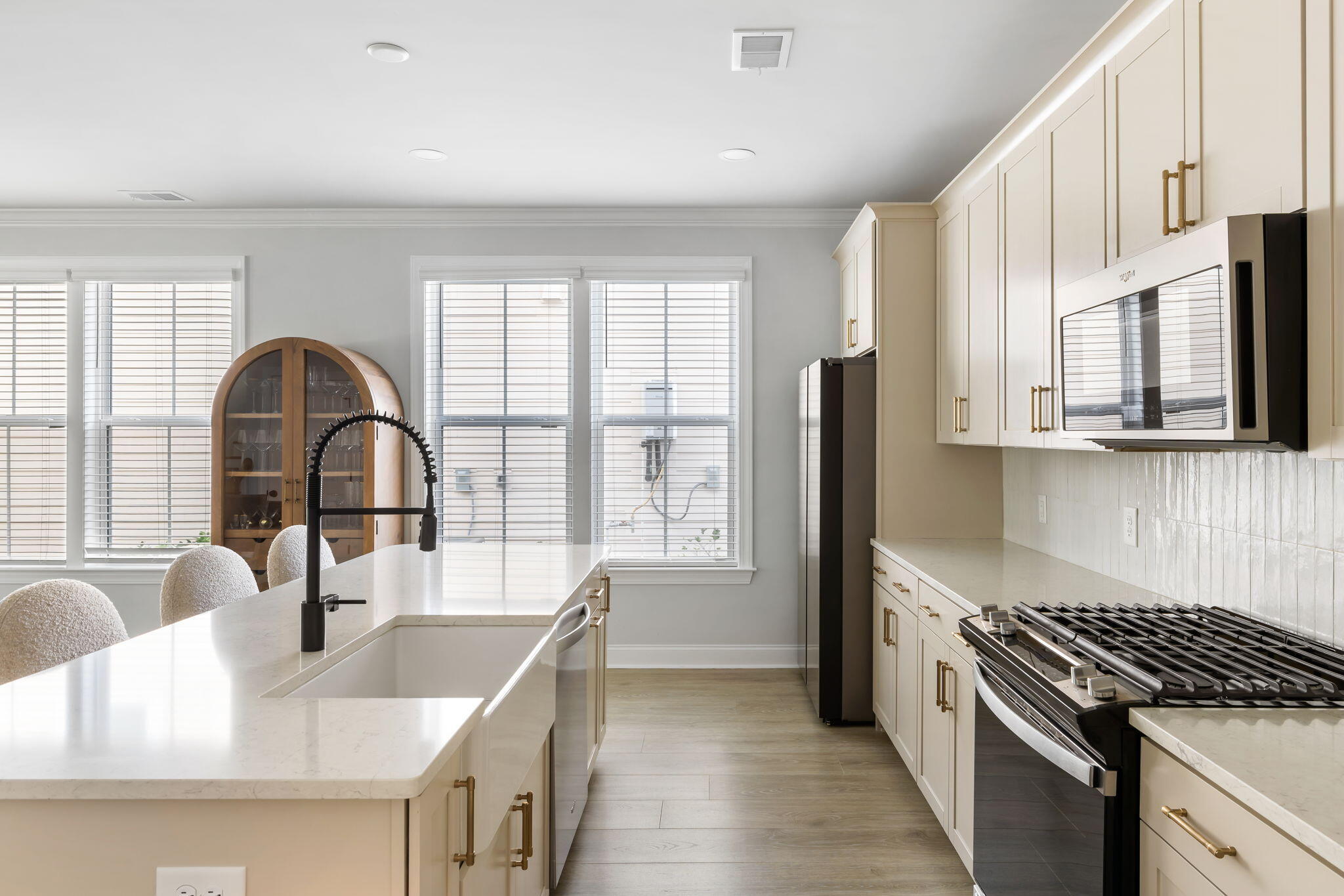 1225 Crooked Oak Road Charleston, SC 29492 - Photo 14 of 38 15. Kitchen View 4