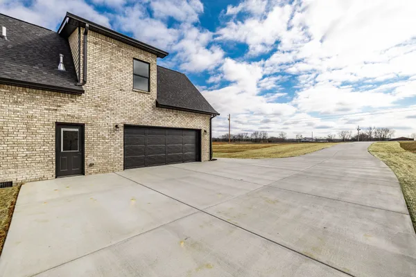 $649,900 | 159 South Ray Road, Portland, TN 37148
