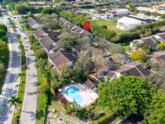 $300,000 | 5390 Venetia Court, Unit D, Boynton Beach, FL 33437