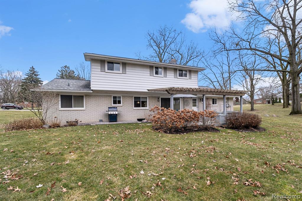 1129 Dolliver Street Rochester Hills, MI 48306 - Photo 3 of 48