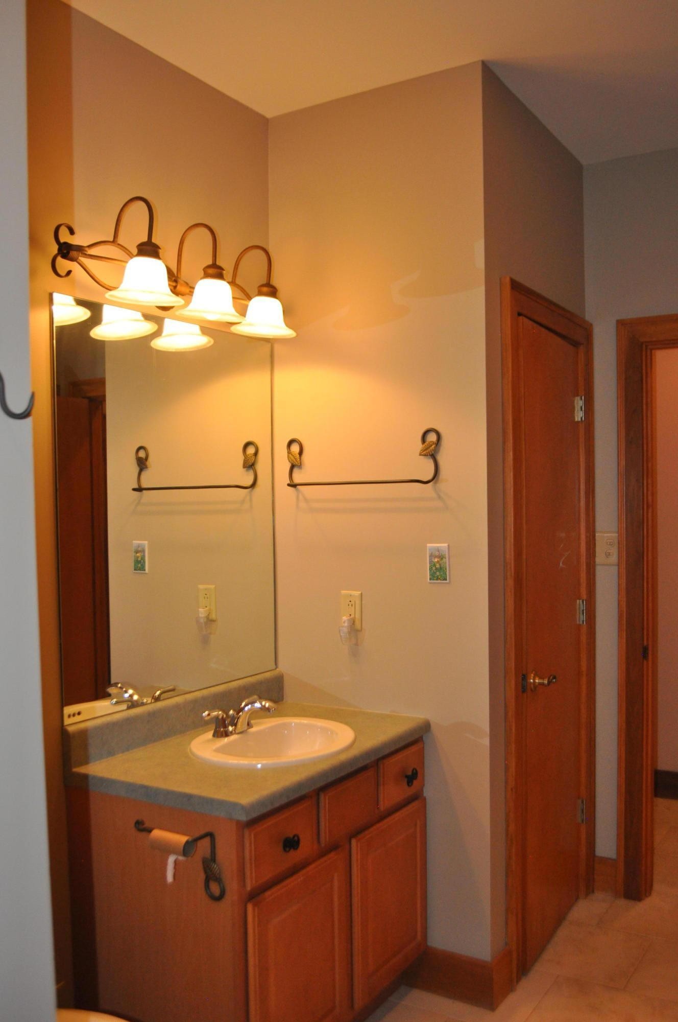 400 Burkhart Road Rutledge, TN 37861 - Photo 33 of 33 a bathroom with a sink and mirror