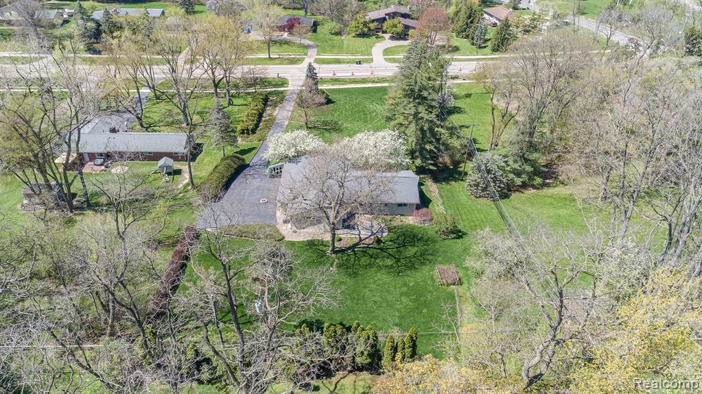 25826 Farmington Road Farmington Hills, MI 48336 - Photo 8 of 43