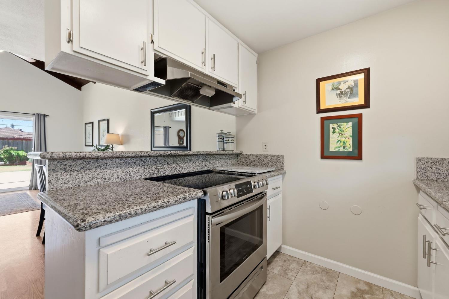 1156 Rosa Del Rio Way Sacramento, CA 95822 - Photo 12 of 43