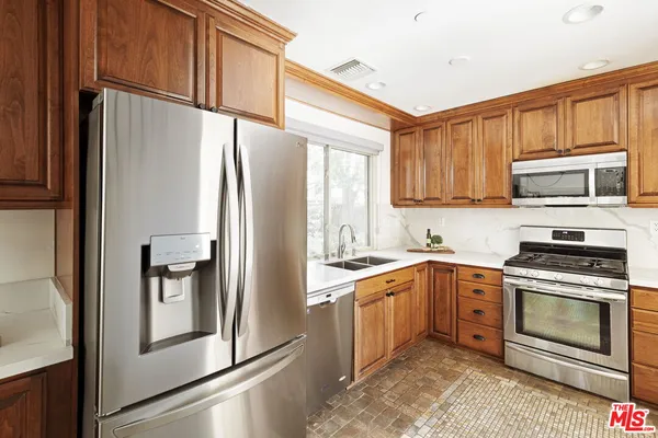 $875,000 | 272 North Chester Avenue, Unit 101, Pasadena, CA 91106