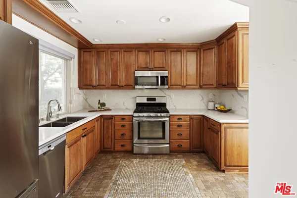$875,000 | 272 North Chester Avenue, Unit 101, Pasadena, CA 91106
