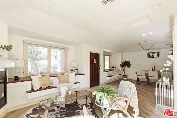 $875,000 | 272 North Chester Avenue, Unit 101, Pasadena, CA 91106