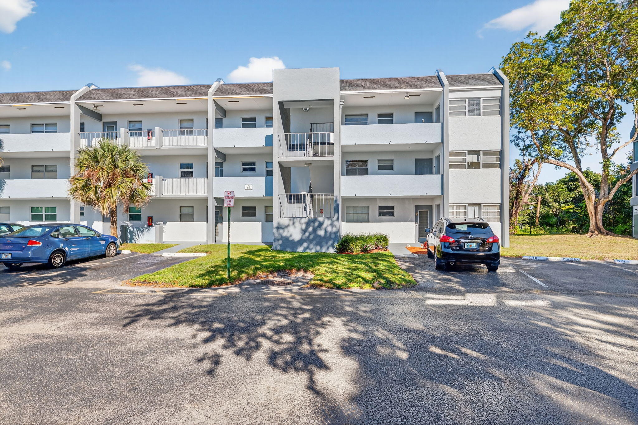 8351 Sands Point Boulevard, Unit A310 Tamarac, FL 33321 - Photo 32 of 46 31-web-or-mls-8I8A2228