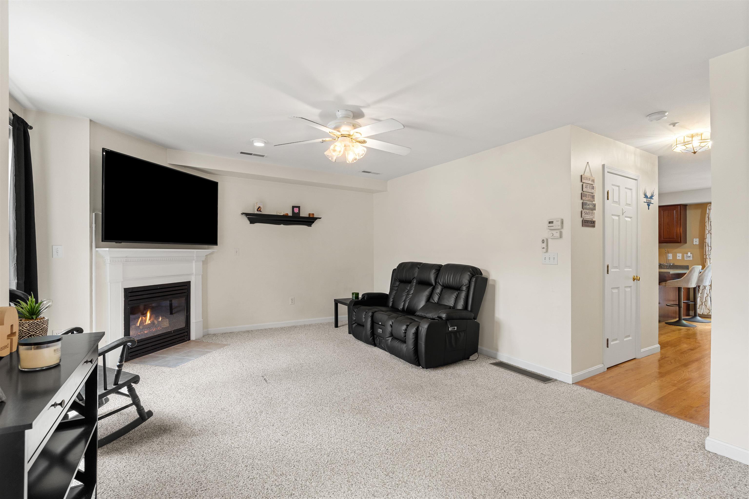 28 Andrew Street Manchester, NH 03104 - Photo 8 of 40