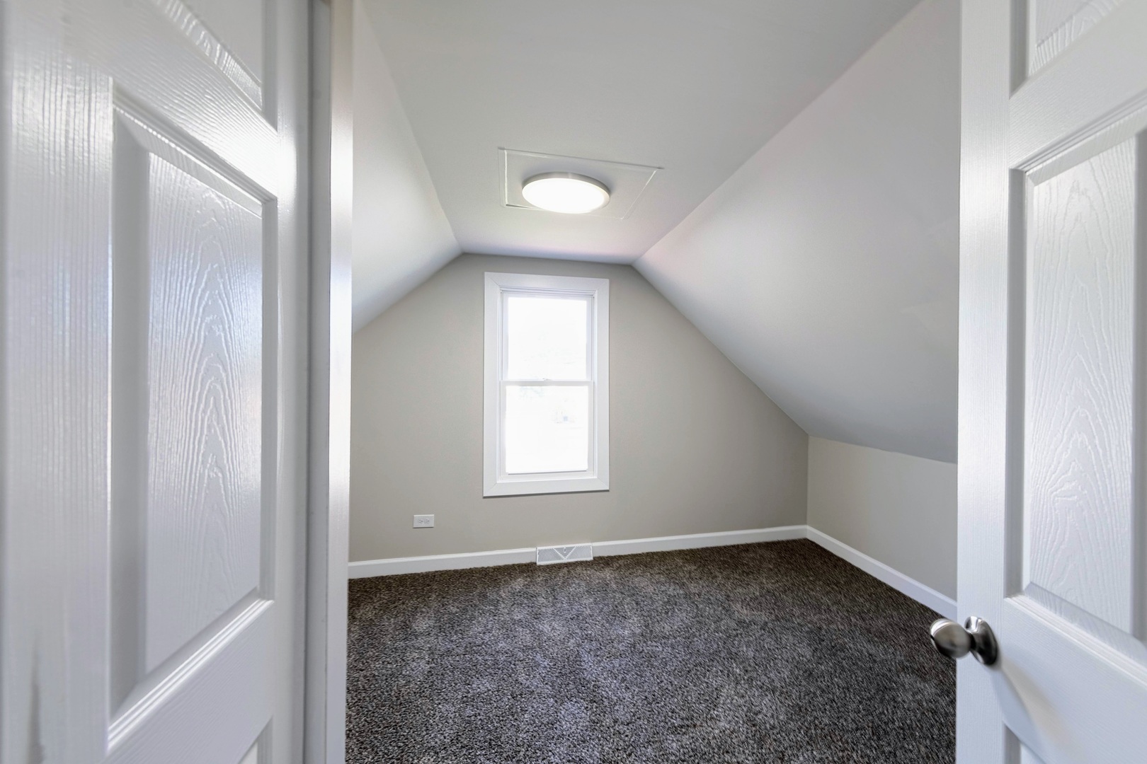 3340 Maple Avenue Brookfield, IL 60513 - Photo 24 of 26 a view of a room that has a window in it
