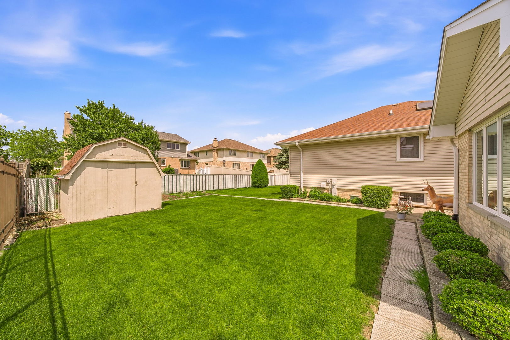 15542 Bramblewood Road Oak Forest, IL 60452 - Photo 3 of 27