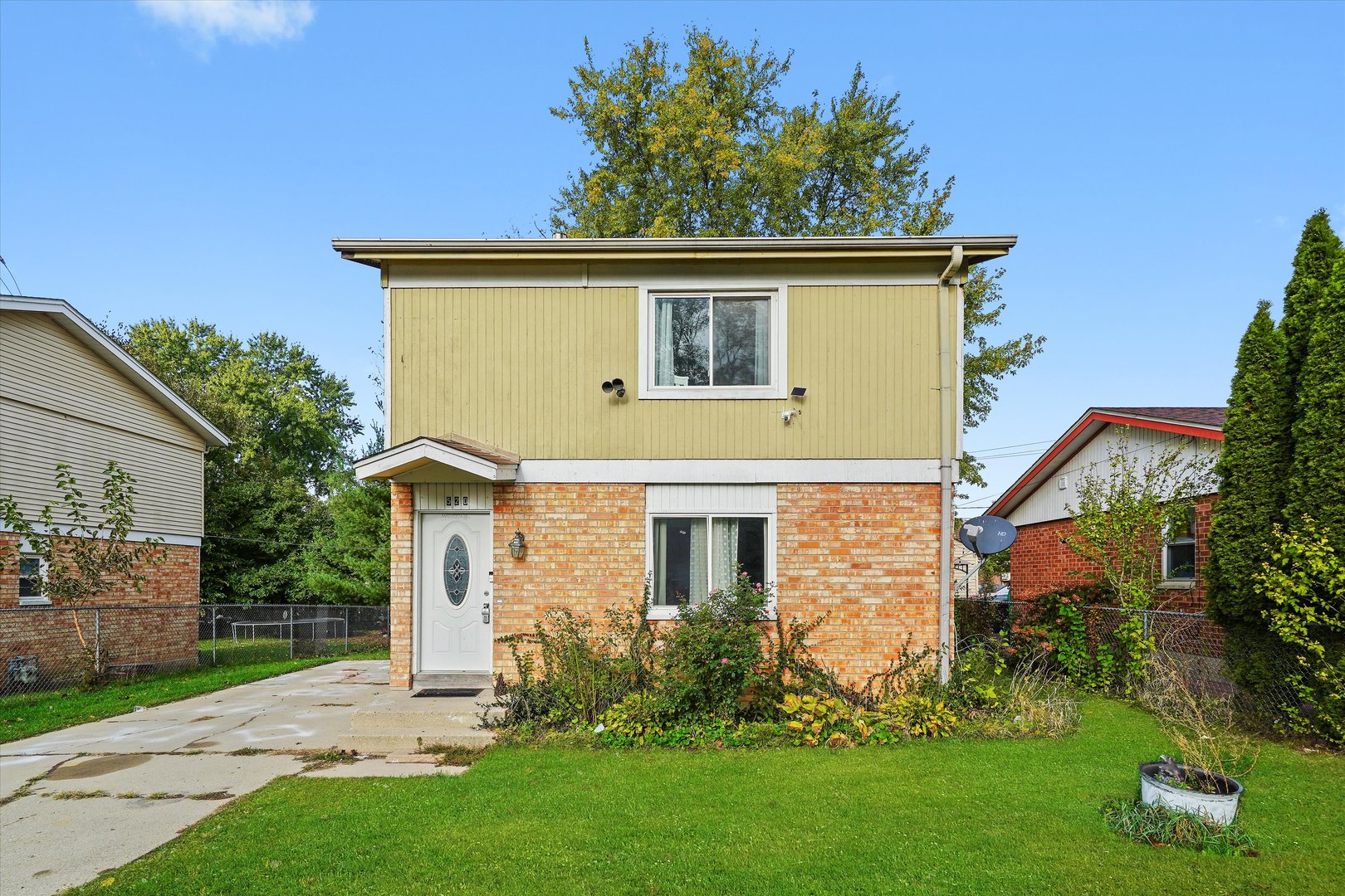 520 Aller Avenue Elgin, IL 60120 - Photo 2 of 22