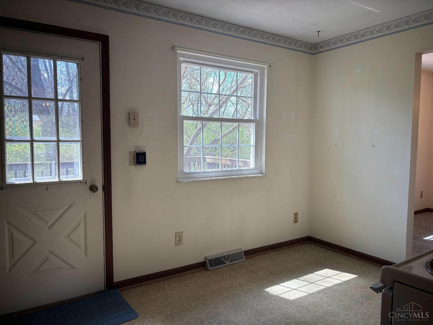 1793 Springdale Road Cincinnati, OH 45231 - Photo 5 of 29