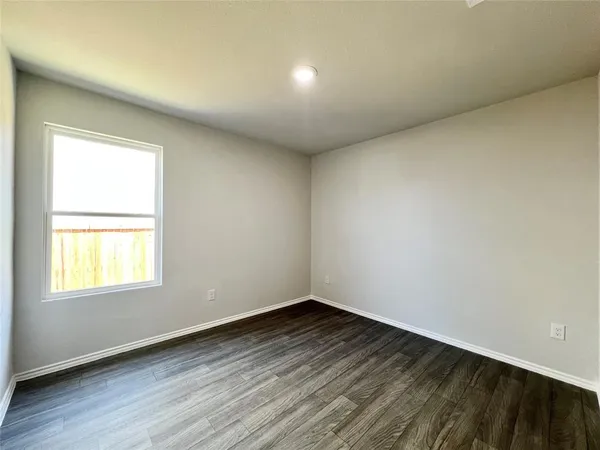 $2,100 | 544 Quail Mdws Drive, Cleburne, TX 76031