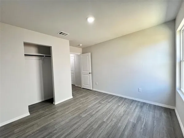 $2,100 | 544 Quail Mdws Drive, Cleburne, TX 76031