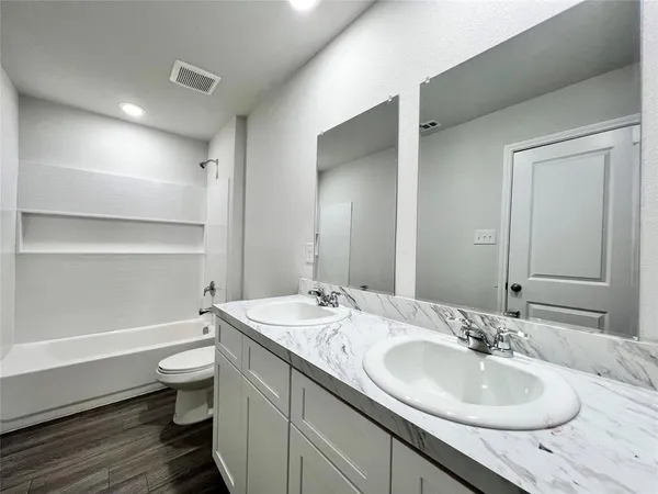 $2,100 | 544 Quail Mdws Drive, Cleburne, TX 76031