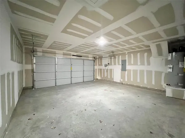 $2,100 | 544 Quail Mdws Drive, Cleburne, TX 76031