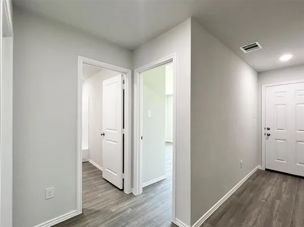 $2,100 | 544 Quail Mdws Drive, Cleburne, TX 76031