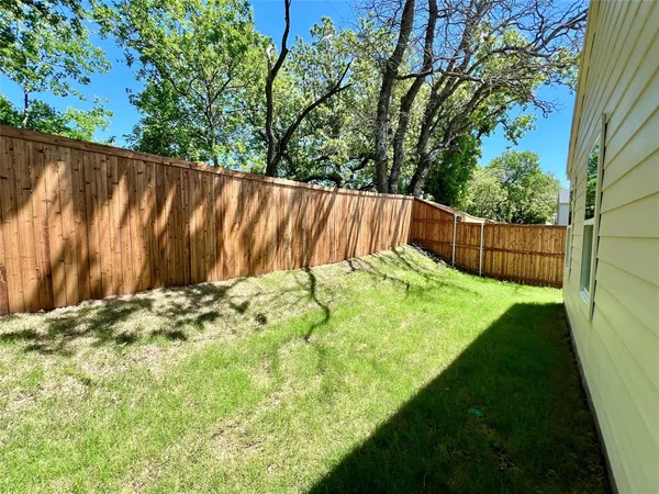 $2,100 | 544 Quail Mdws Drive, Cleburne, TX 76031