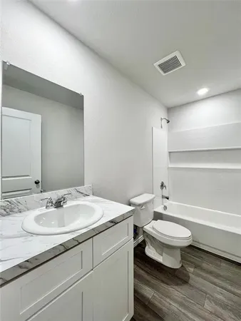 $2,100 | 544 Quail Mdws Drive, Cleburne, TX 76031