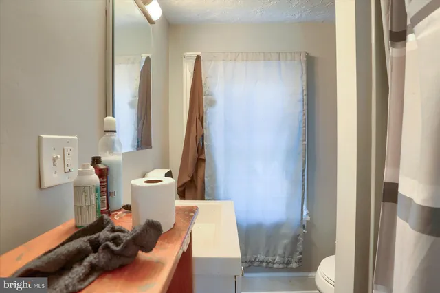 $215,000 | 4160 West Market Street, York, PA 17408