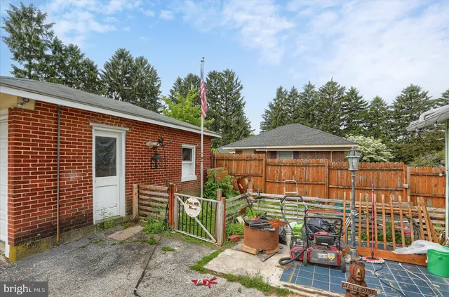 $215,000 | 4160 West Market Street, York, PA 17408