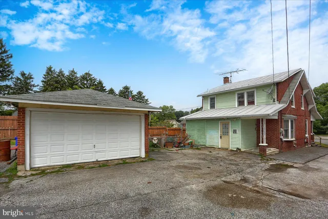 $215,000 | 4160 West Market Street, York, PA 17408