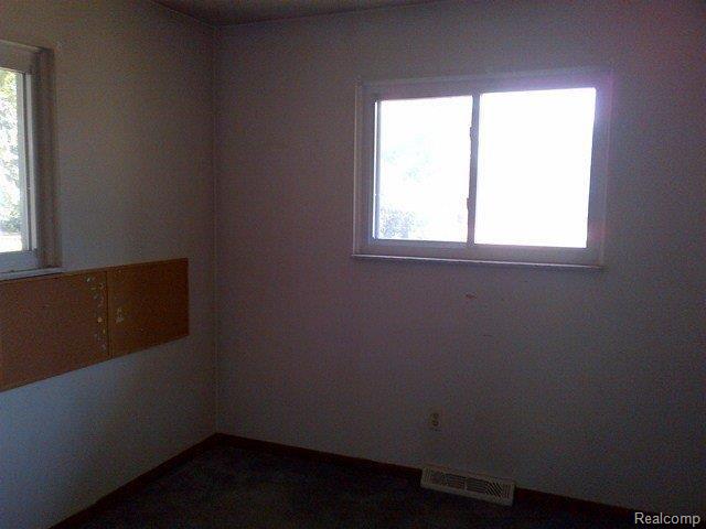 53323 Jewell Road Utica, MI 48315 - Photo 11 of 13 Shelby-20120707-00331.jpg