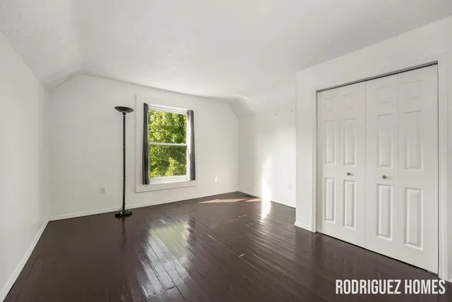 $269,900 | 423 Shirley Street Northeast, Grand Rapids, MI 49503